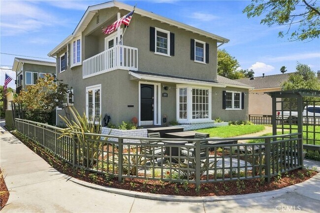 Foto del edificio - 1408 Harkness St