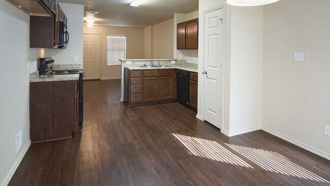 Building Photo - 727 Belle Watling