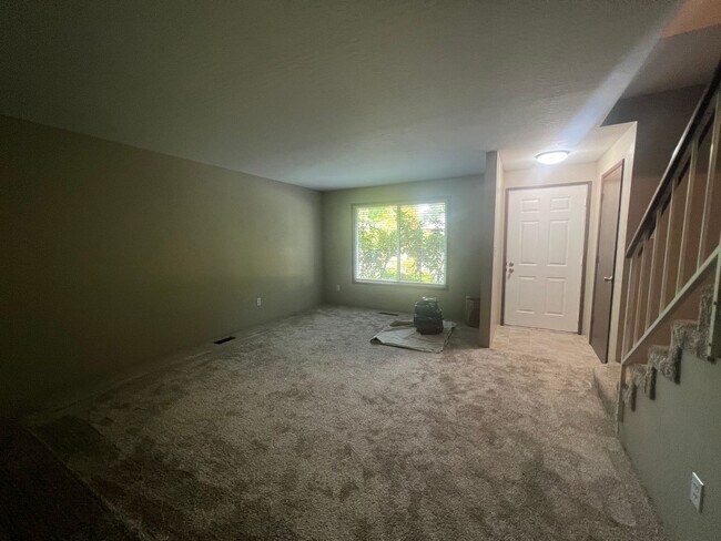 Foto del edificio - Renovated two bedroom townhouse near downt...