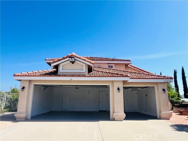 Foto del edificio - 13279 Gemstone Ct