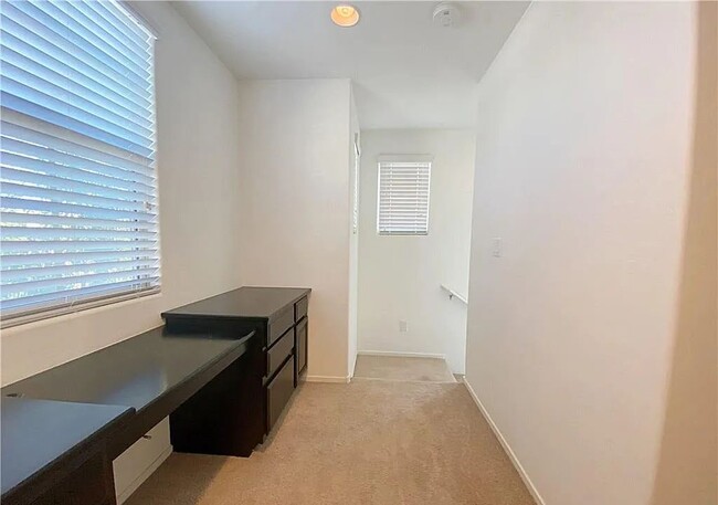 Building Photo - 7629 Jasmine Falls Dr