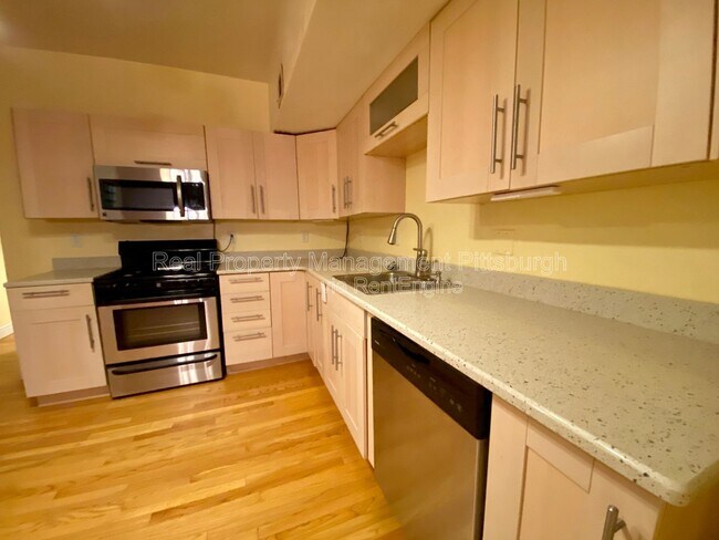 Foto del edificio - 1912 Jane St