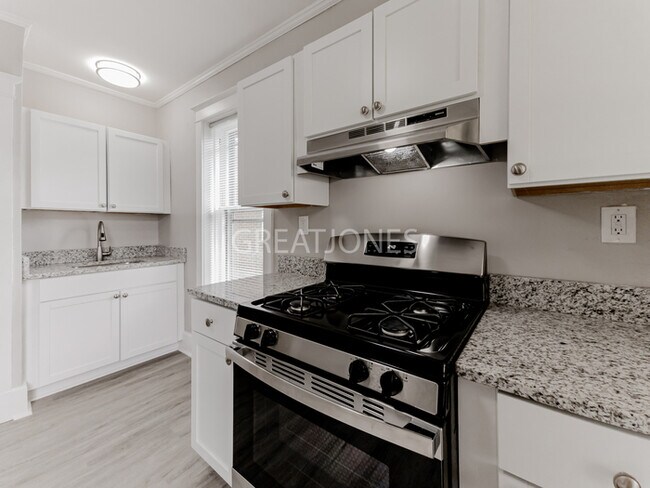 Foto del edificio - NOW OFFERING HALF OFF FIRST FULL MONTH IF ...