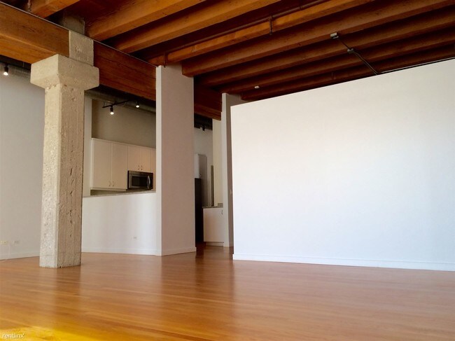 Building Photo - 420 W Grand Ave