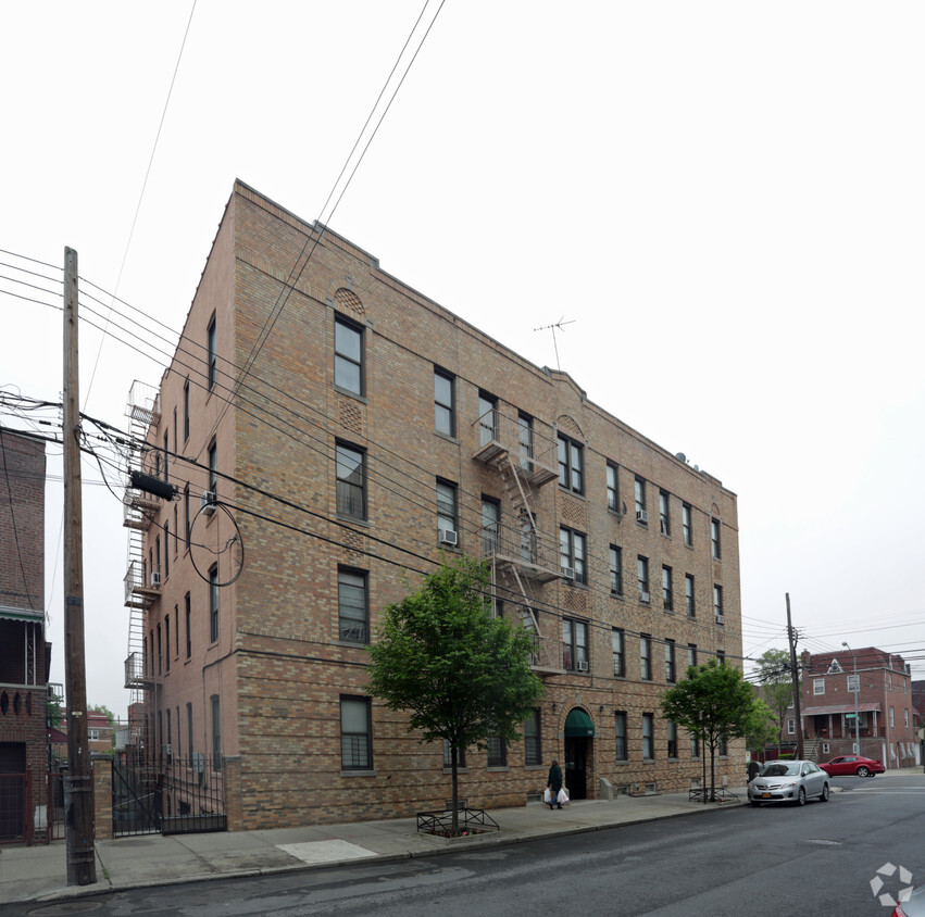 Foto principal - 2502 Barnes Ave