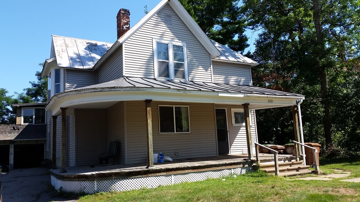 2240 Main St Unit B, Stevens Point, WI 54481 Apartments in Stevens