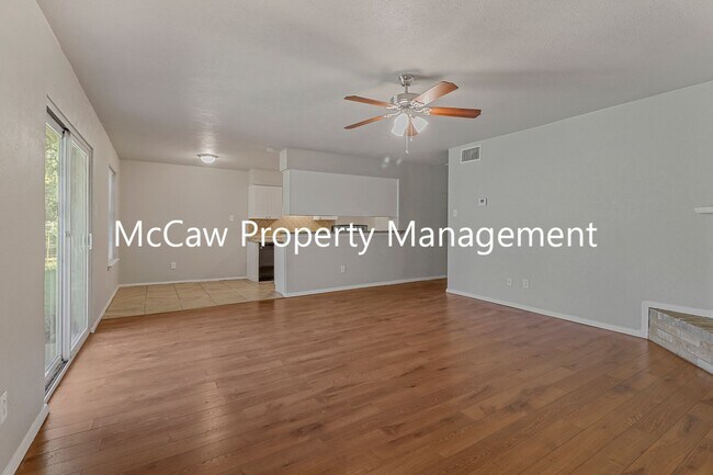 Building Photo - Coming Soon! Cozy 3/2/1 in Arlington!