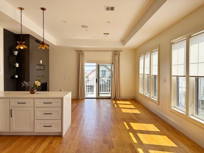 Foto del edificio - 239 Lexington St