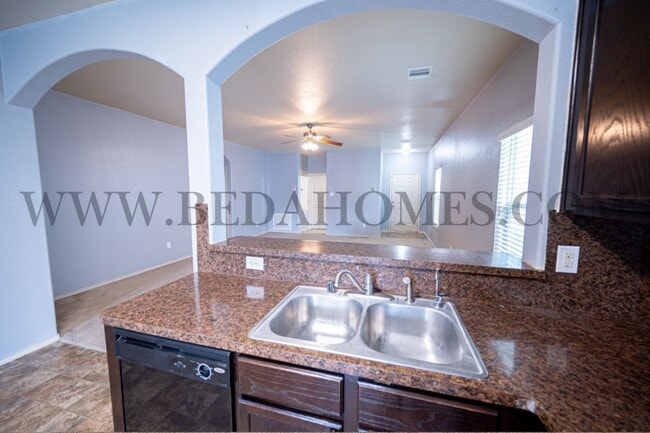 Foto del edificio - 7880 Galleon Field Ln