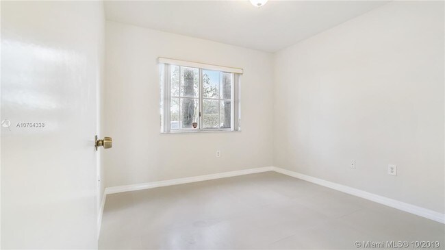 Building Photo - 1270 SE 26th St