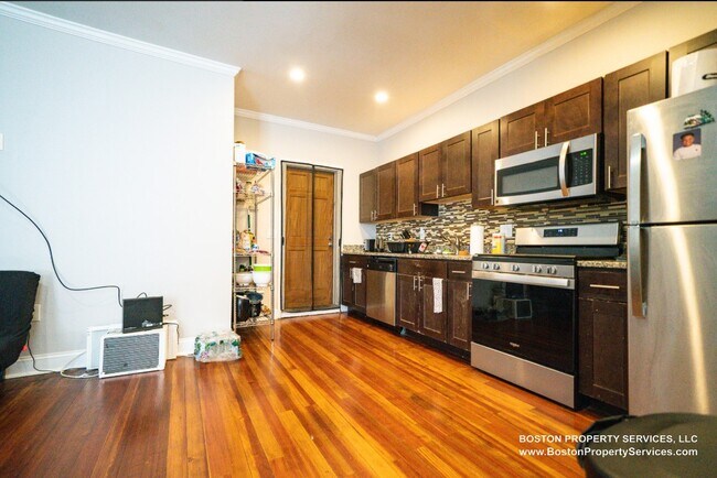 Foto del edificio - 2 Johnson Ave