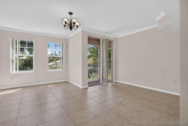 Foto del edificio - 6380 W Sample Rd