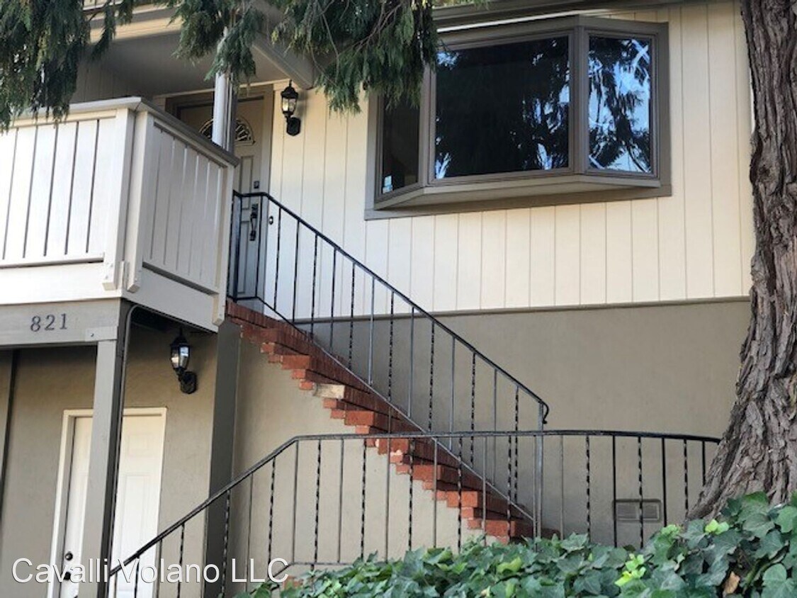 Foto principal - 821 Sir Francis Drake Blvd