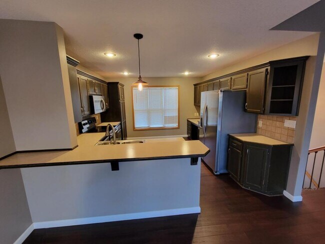 Building Photo - 2208 Thistle Cir