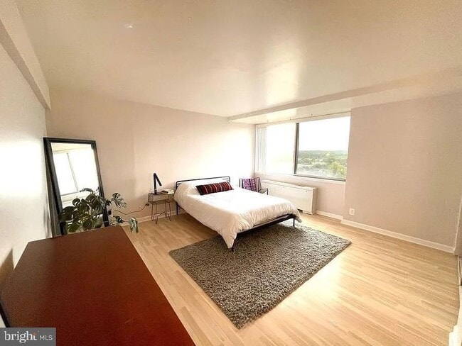 Building Photo - 301 N Beauregard St