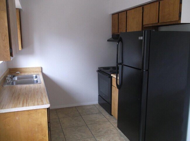 Building Photo - 45 S Pinegrove Rd