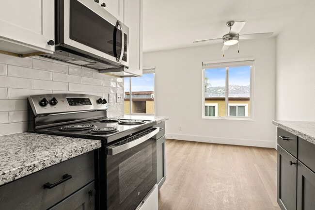 Building Photo - Haven at the Hills