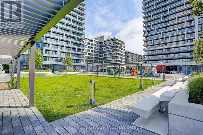 Building Photo - 8 Water Walk Dr