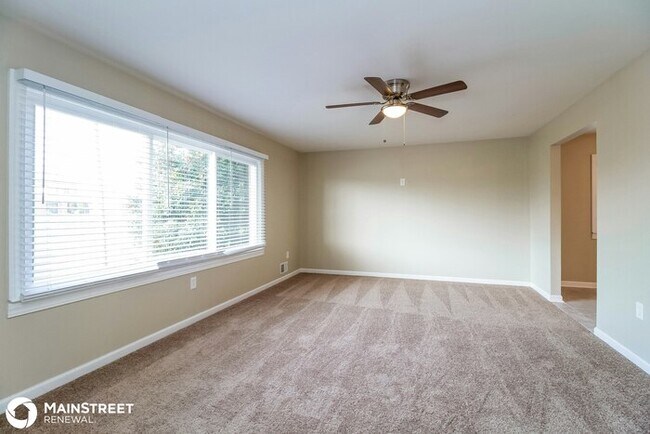 Foto del edificio - 8311 Terry Rd, Louisville, KY 40258