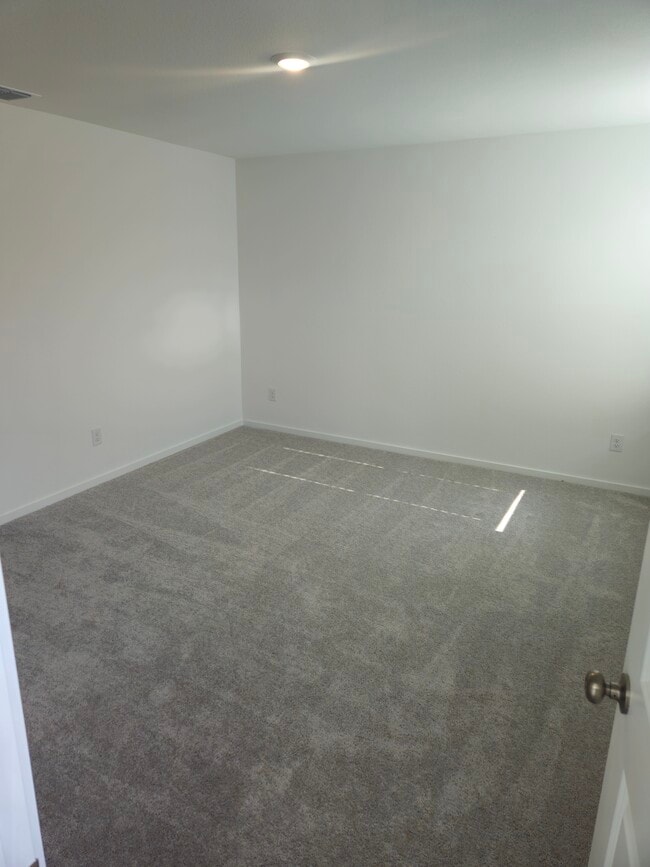 Building Photo - 810 Pawpaw Dr