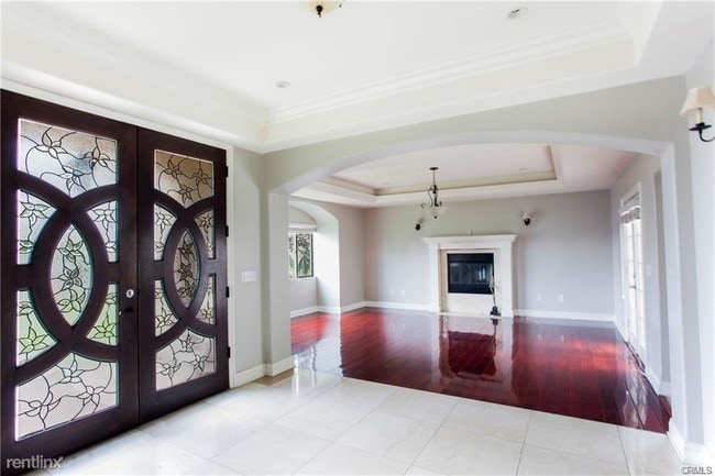 Building Photo - 4 br, 3 bath Condo - 1339 Otterbein Ave