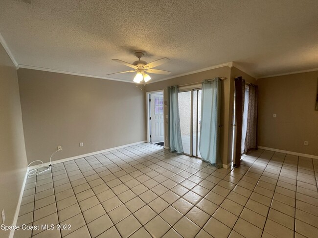 Building Photo - 1425 Malibu Cir NE
