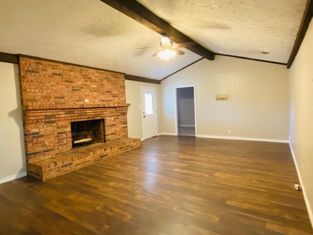 Building Photo - 405 Toby Ln