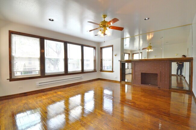 Building Photo - 4341 N Troy St