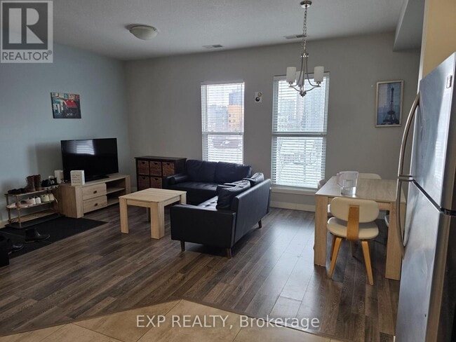 Building Photo - 62 Balsam St