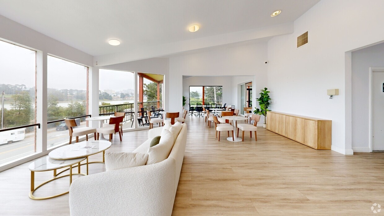 Photo - Lakewood Apartments At Lake Merced