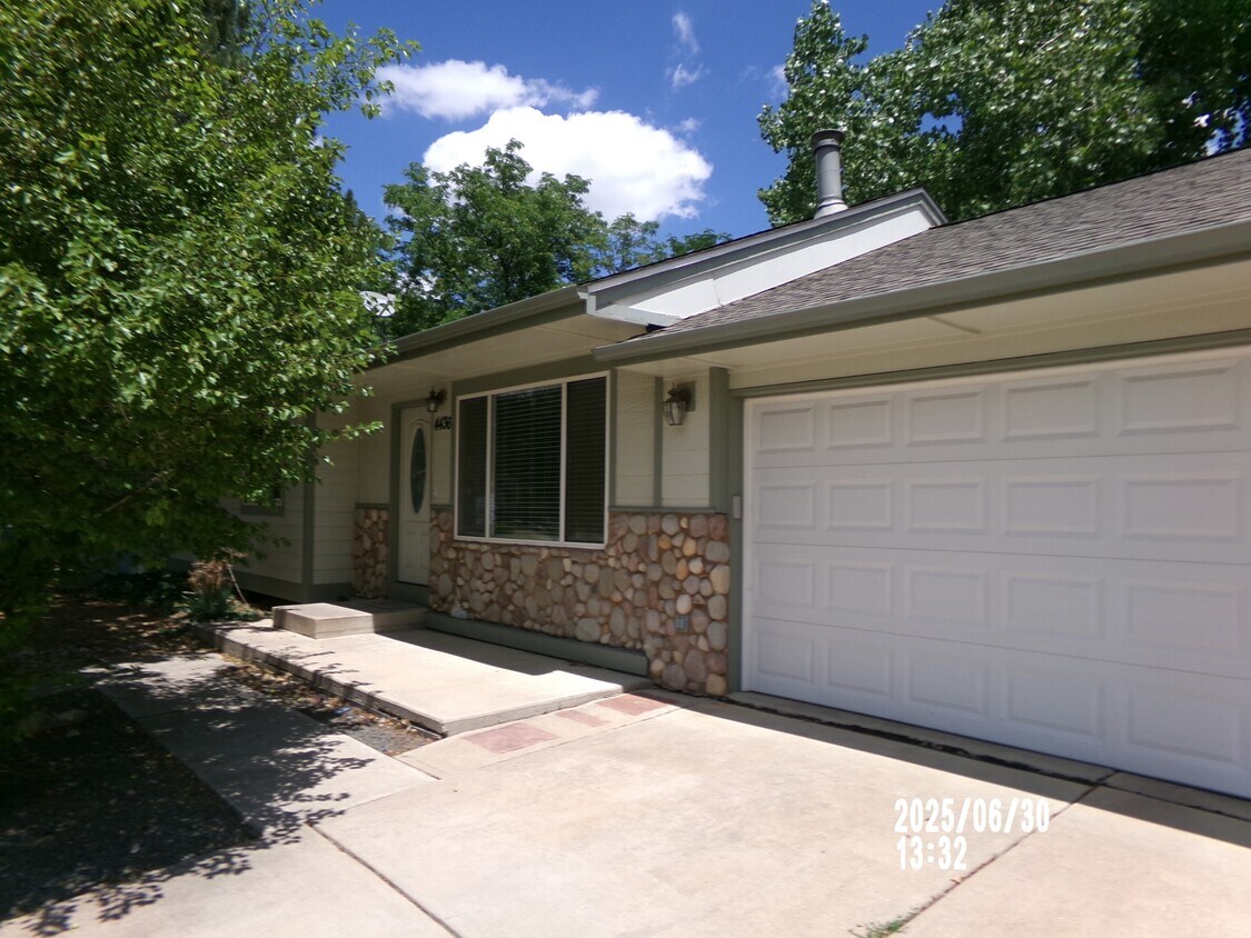 Foto principal - 4436 Goshawk Dr