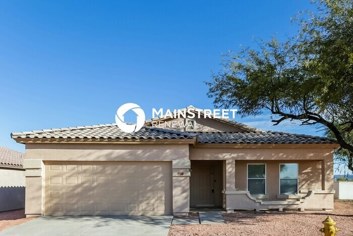 Foto principal - 4 Bedroom Pet-Friendly Home in PHOENIX, AZ...