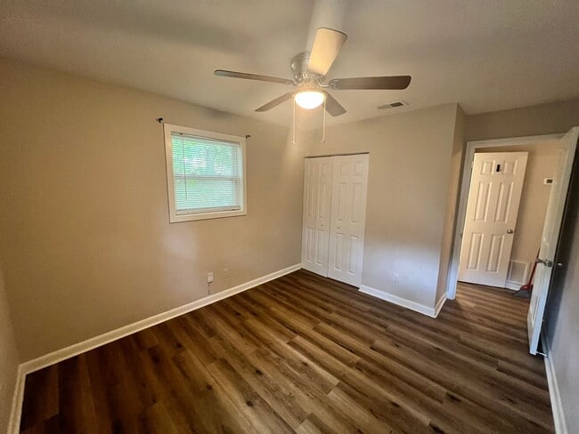 Building Photo - Beautiful Remodel!