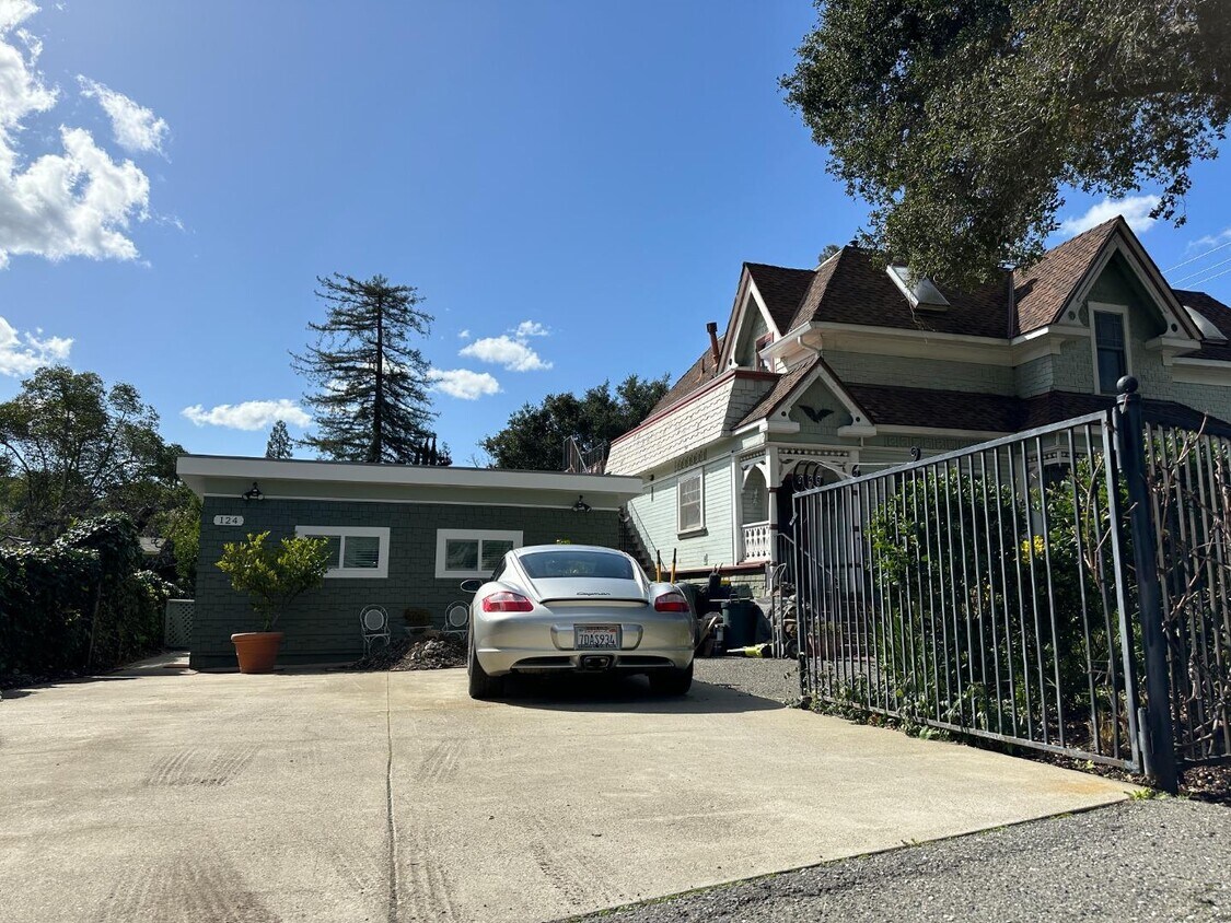 Primary Photo - 124 Los Gatos Blvd