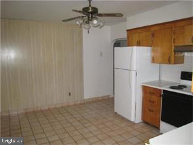 Building Photo - 328 Delsea Dr