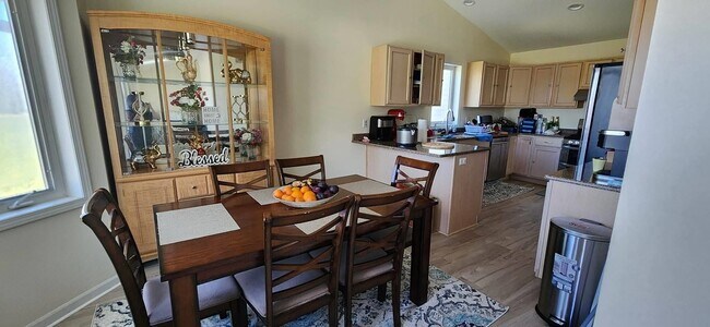 Foto del edificio - 328 N Atwood Ln