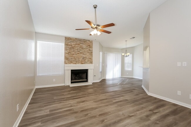 Foto del edificio - 736 Rusty Spur Dr