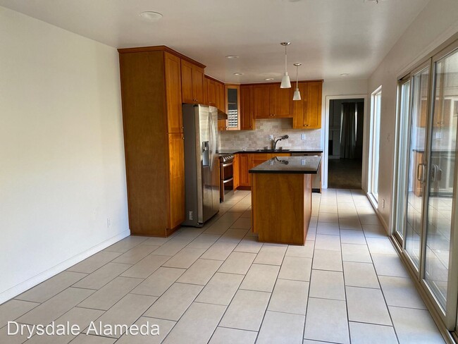 Foto del edificio - 3 br, 2.5 bath House - 1040 Melrose Ave