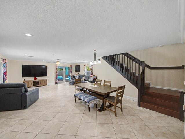 Building Photo - 4868 Canal Dr