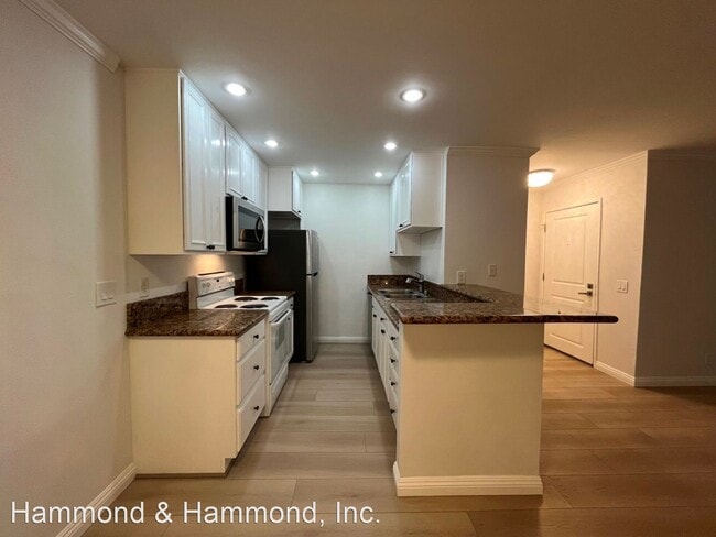 Building Photo - 1 br, 1 bath House - 23663 Park Capri #125
