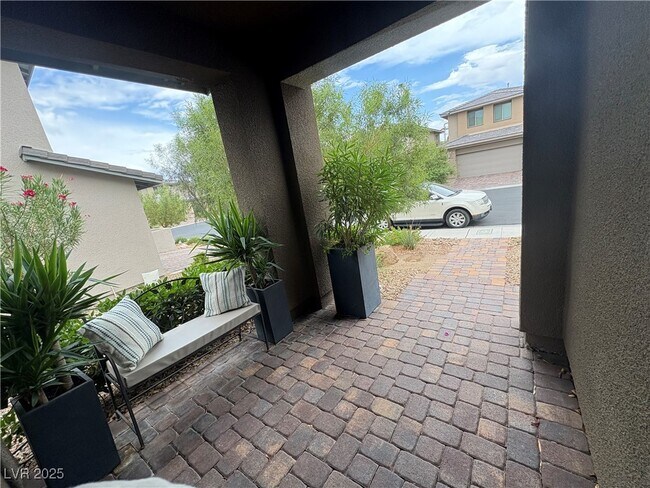Foto del edificio - 7079 Garnet Crest Ct