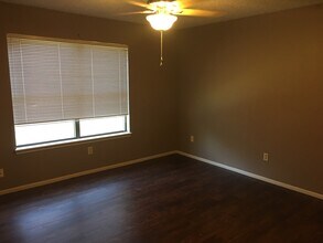 Building Photo - 9807 Memphis Ave