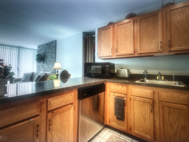 Foto del edificio - 5820 Oakwood Dr