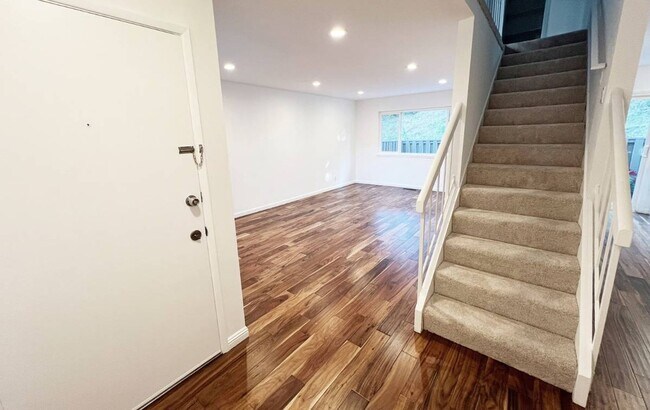 Foto del edificio - Virginia Hills-3 BR, 2.5 Bath Townhome wit...