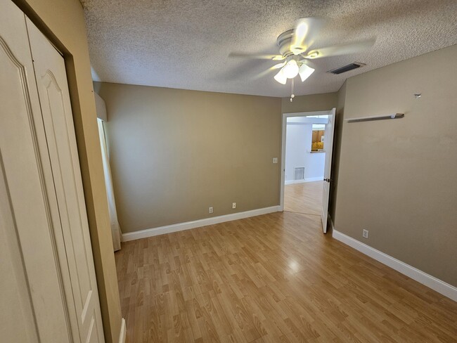 Building Photo - 9817 Boca Gardens Cir N