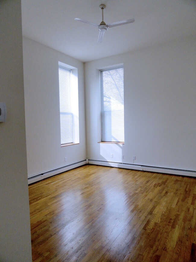 Interior Photo - 113