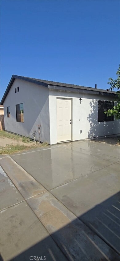 Primary Photo - 1340 Highland Ave