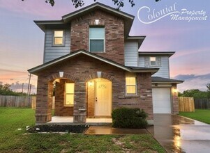 Building Photo - 2007 Olin Cove