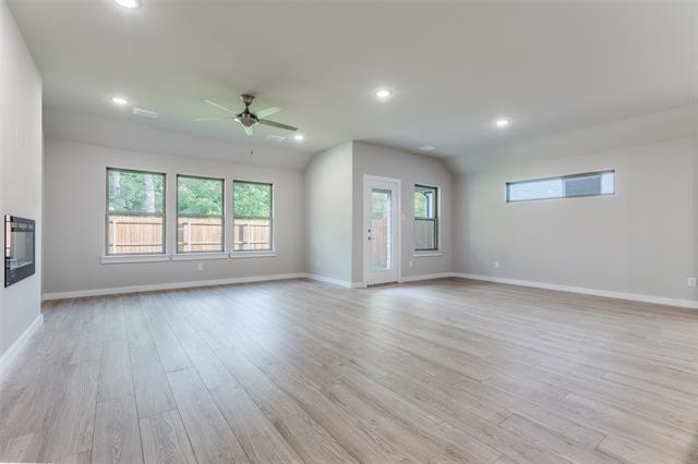 Foto del edificio - 1113 Birchwood Ln