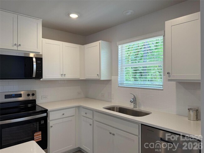 Foto del edificio - 1207 Suncrest Ave